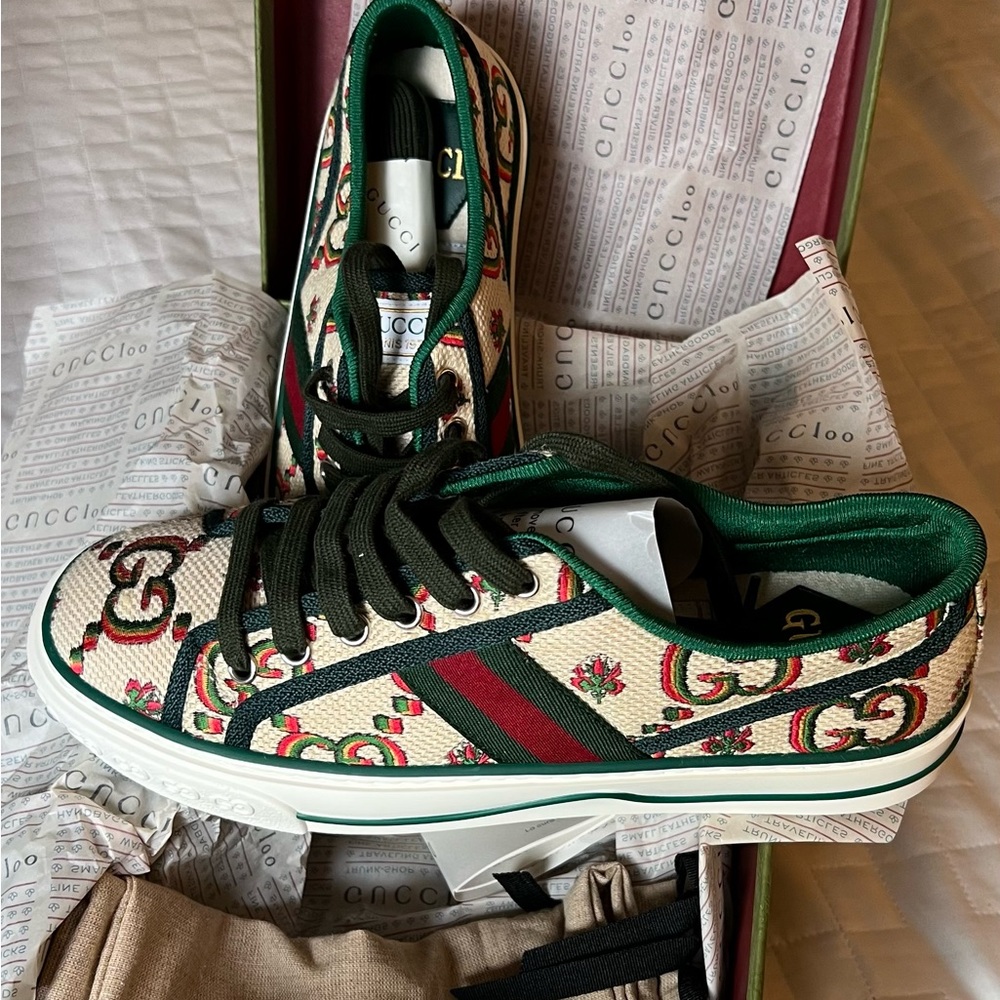 GUCCI sneakers size 38